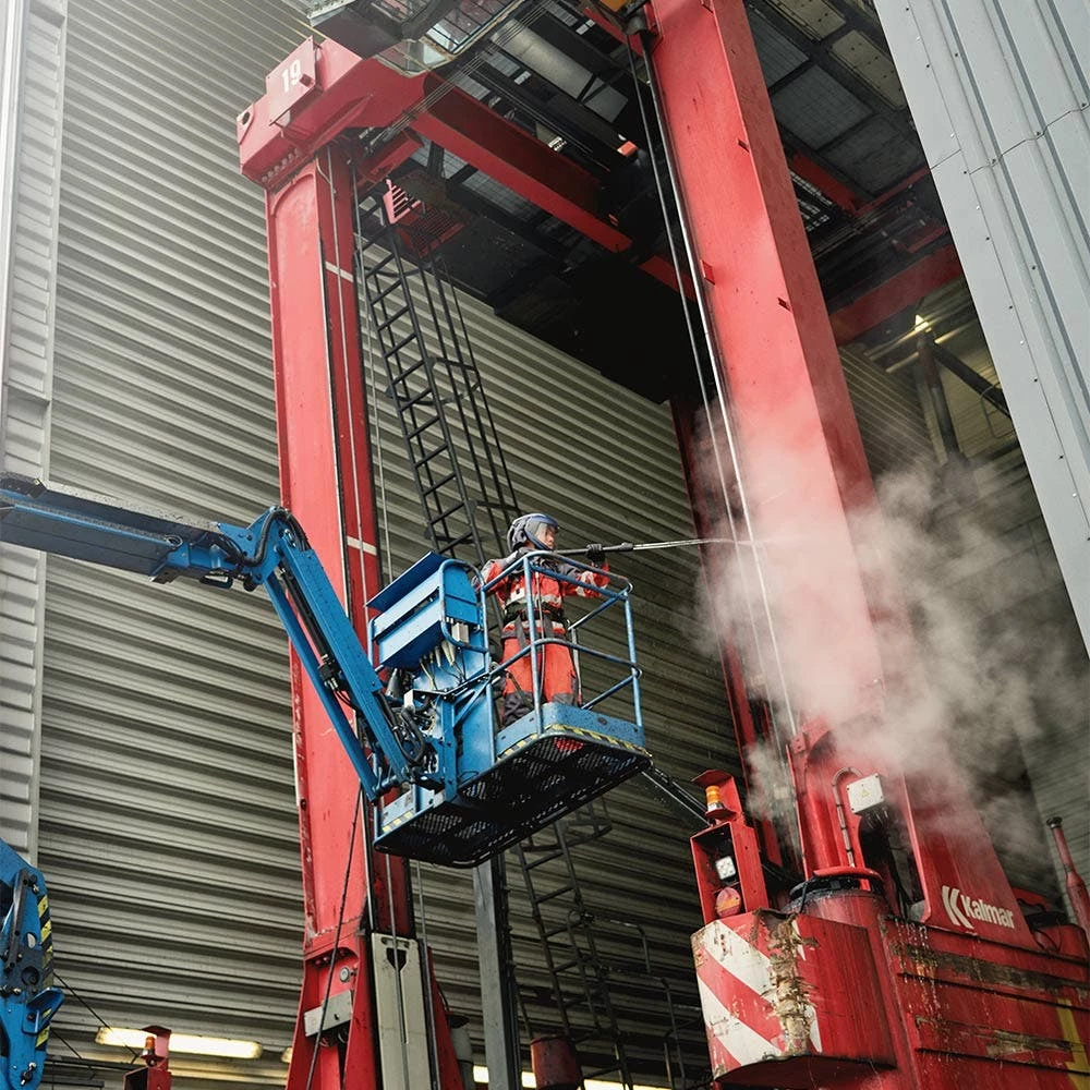 NILFISK 8300W 2610psi 21L/min Hot Pressure Washer 107146994 - Image 2