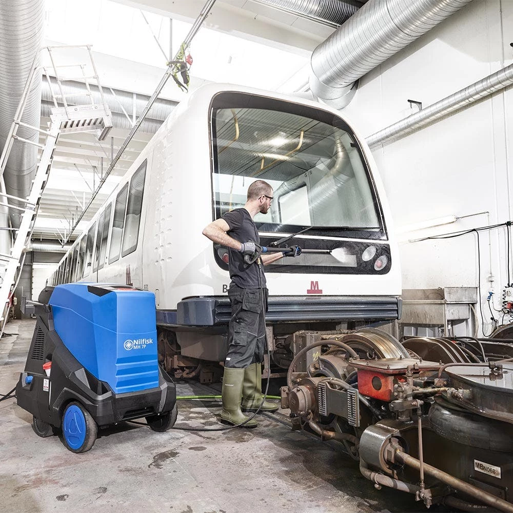 NILFISK 8300W 2610psi 21L/min Hot Pressure Washer 107146994 - Image 3