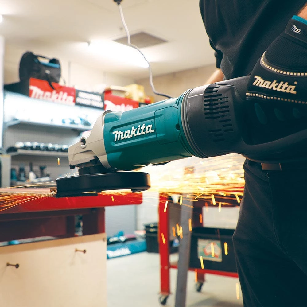 MAKITA 180mm (7") Angle Grinder GA7071X1 - Image 3