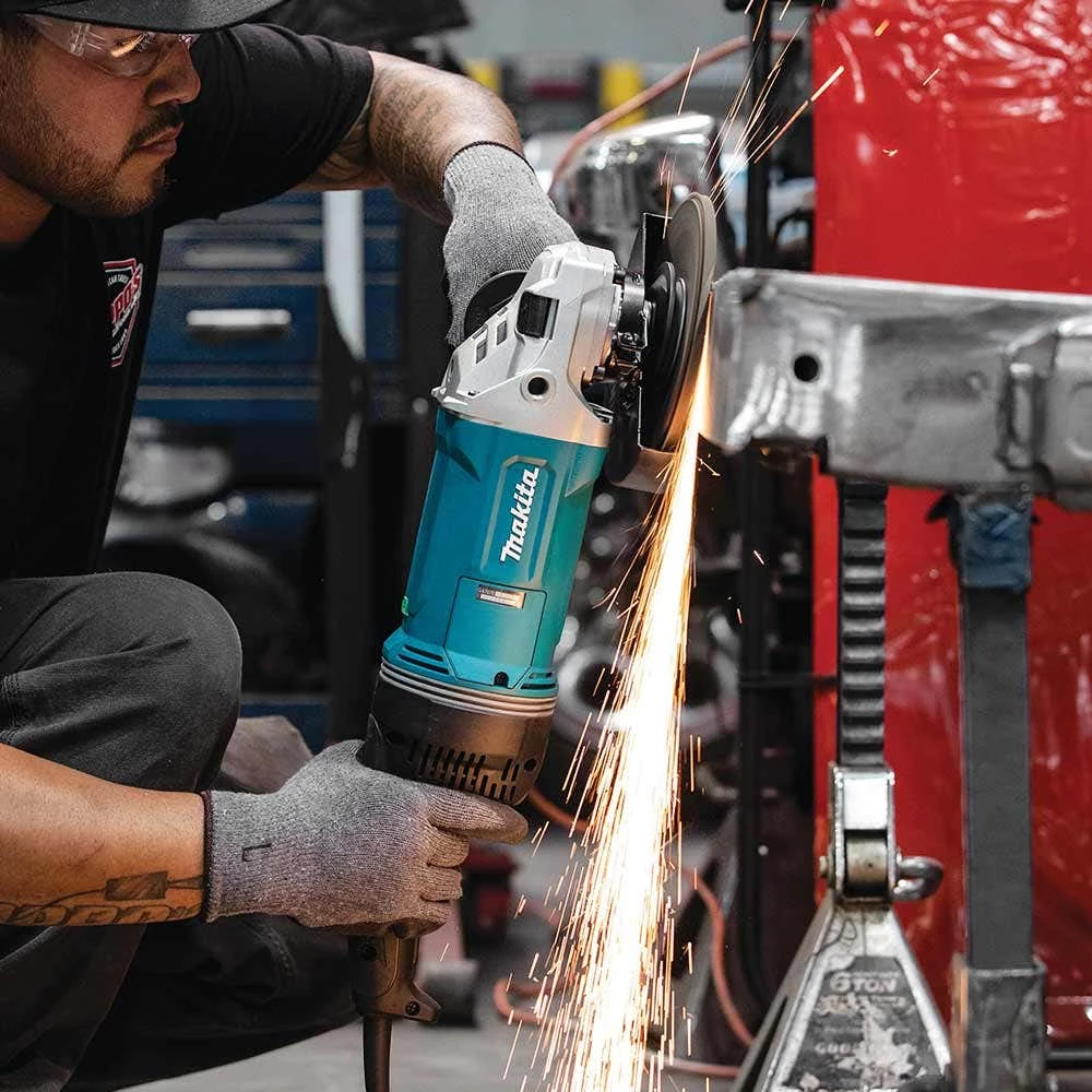 MAKITA 180mm (7") Angle Grinder GA7070X1 - Image 3